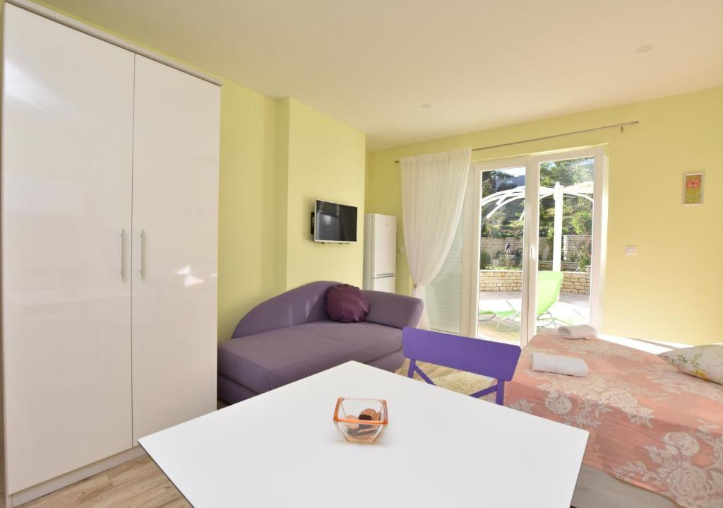 Posedenie v ubytovaní Apartments and Room Alen