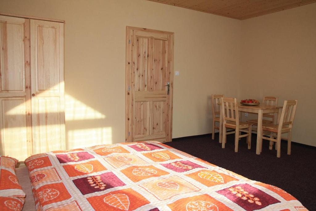 Postel nebo postele na pokoji v ubytování Skipension Jasná