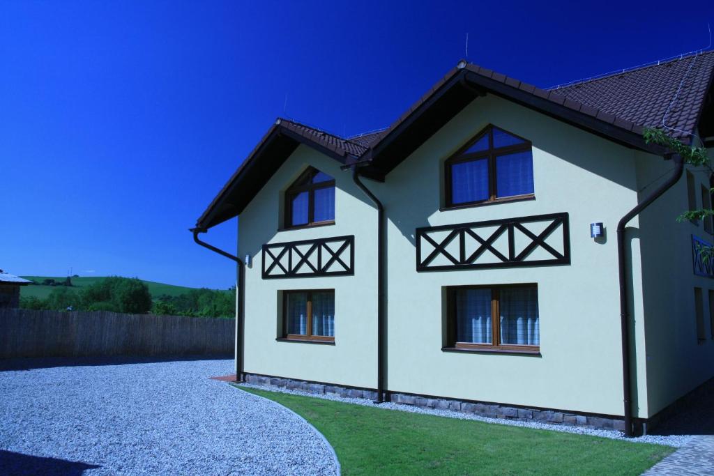 Budova, kde se aparthotel nachází