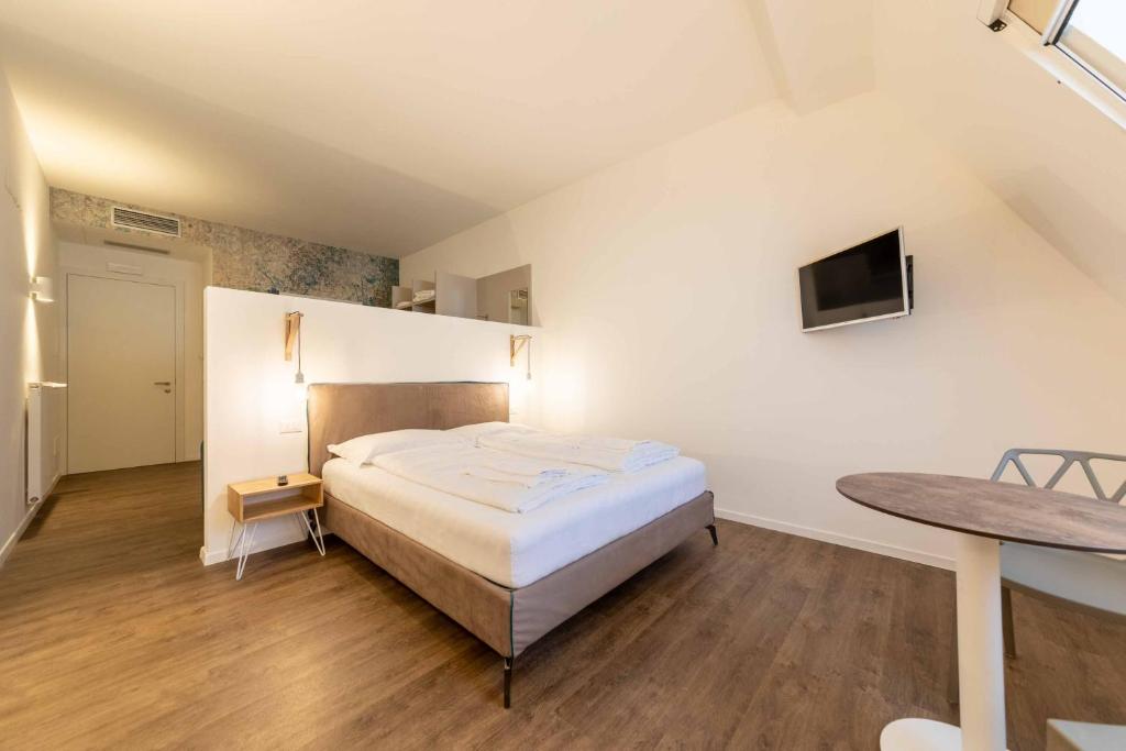 Stay COOPER l Guesthouse zum Löwen - 标准的国王室