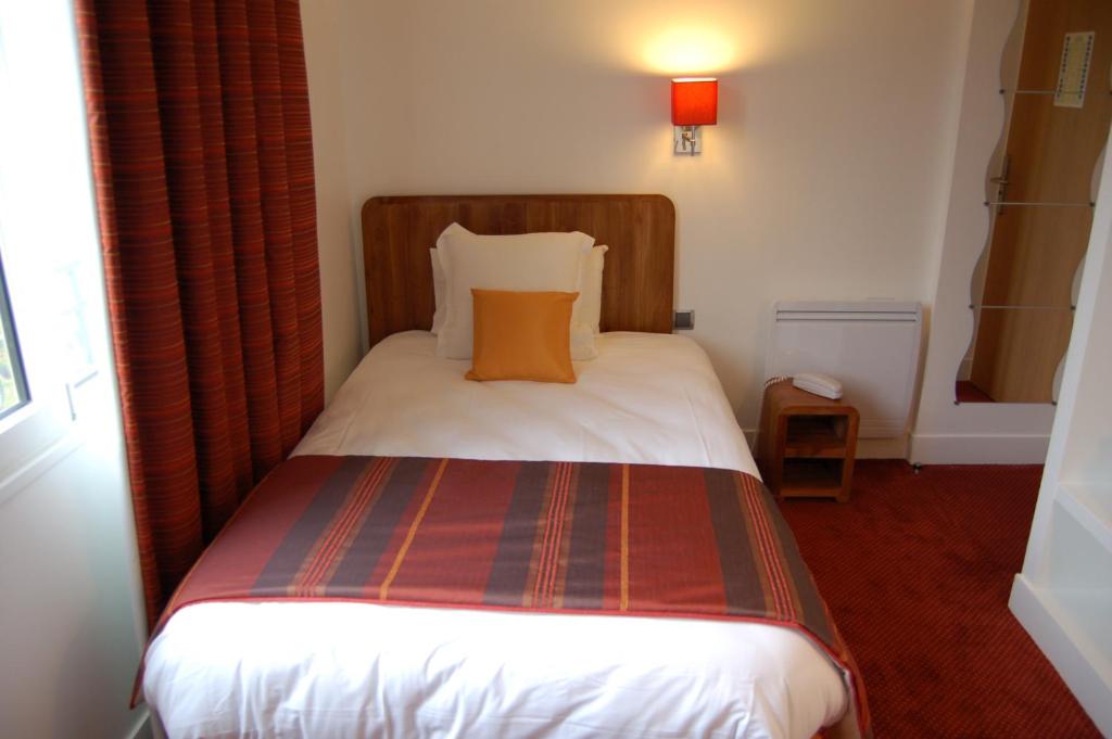 Logis Hôtel & Restaurant - Le Manoir de Sauvegrain - Single Room