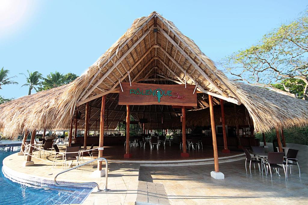 Bazén v ubytování Barceló Tambor - All Inclusive nebo v jeho okolí
