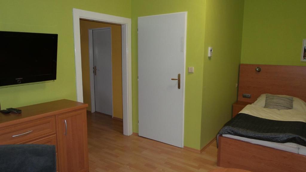 Telewizja i/lub zestaw kina domowego w obiekcie Apartment Věra