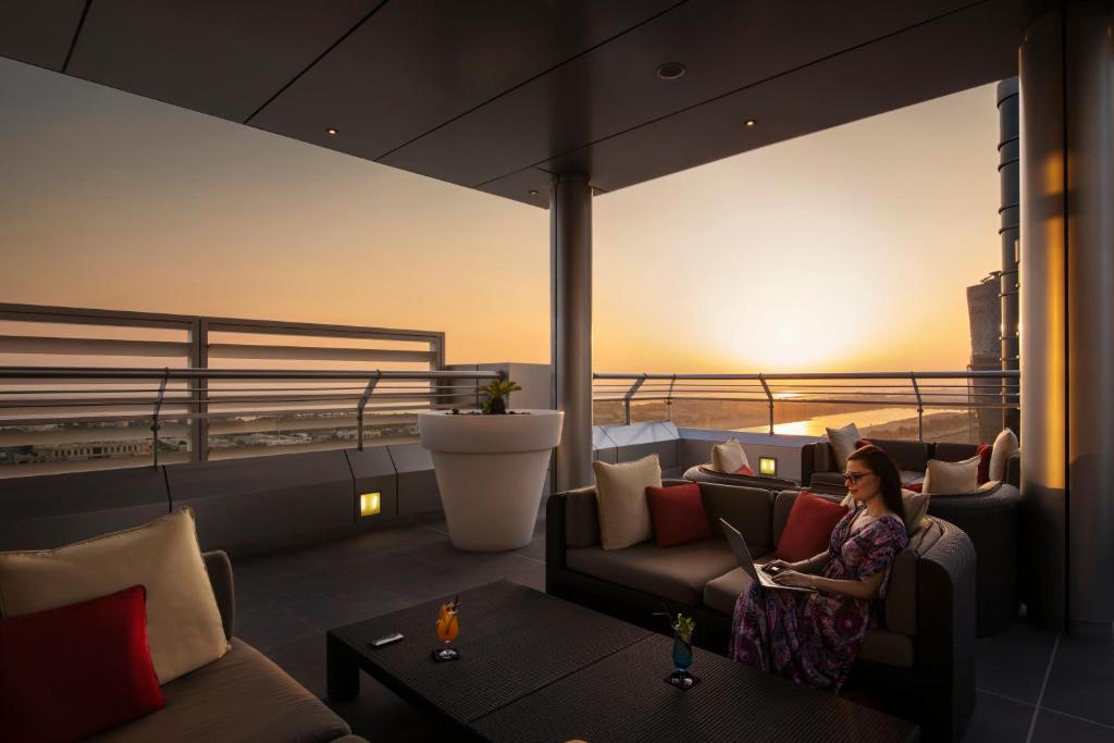 Centro Capital Centre By Rotana - Resim 42