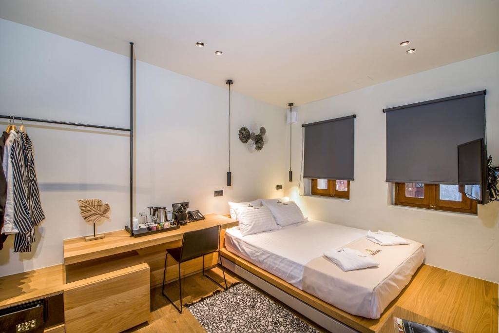 Portou House - Classic Room (Ground Floor)