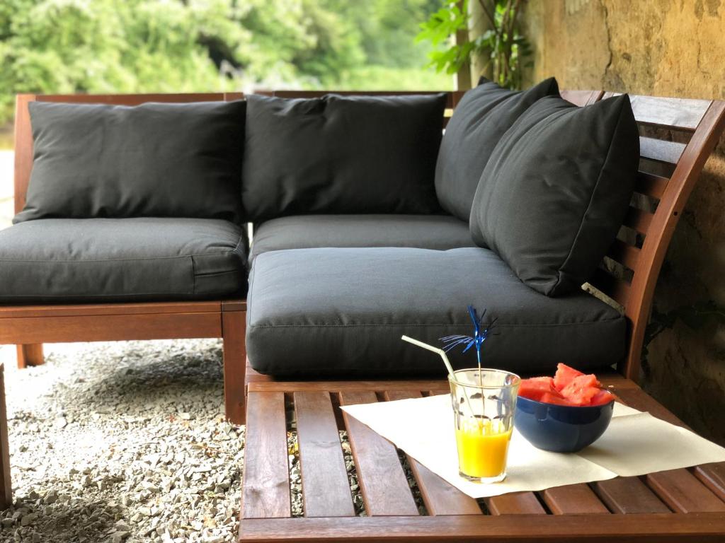 Posezení v ubytování Glamping Resort Bousset