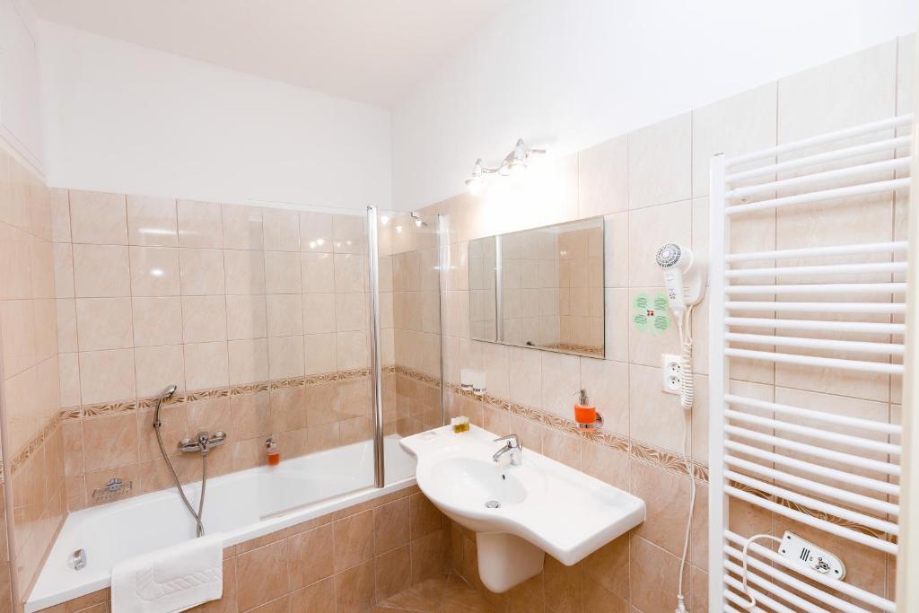 Koupelna v ubytování Hotel Heluan