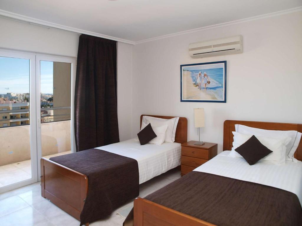 Apartamentos Jardins da Rocha - Resim 29