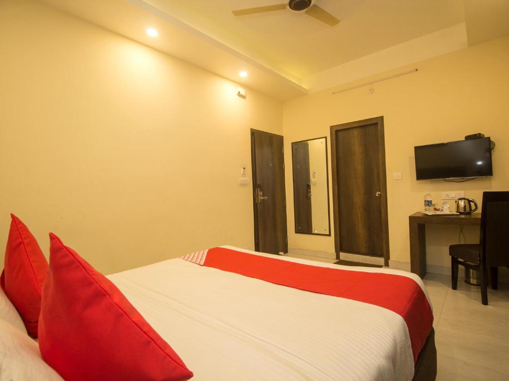 TV a/nebo společenská místnost v ubytování Hotel Mount View, Siliguri