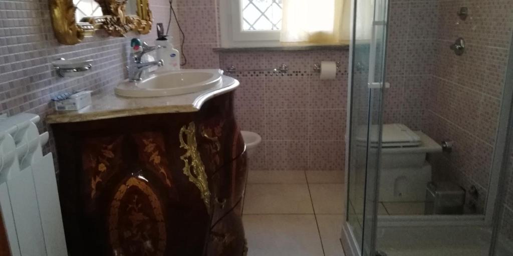 A bathroom at One M