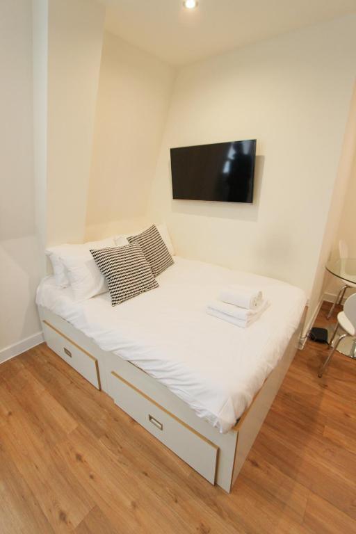 Prince Street Studios - Studio Apartment