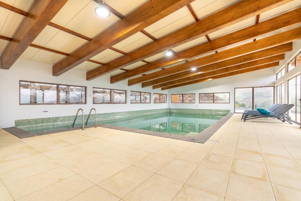 Bazén v ubytování Rochão Village by Rent2U, Lda nebo v jeho okolí