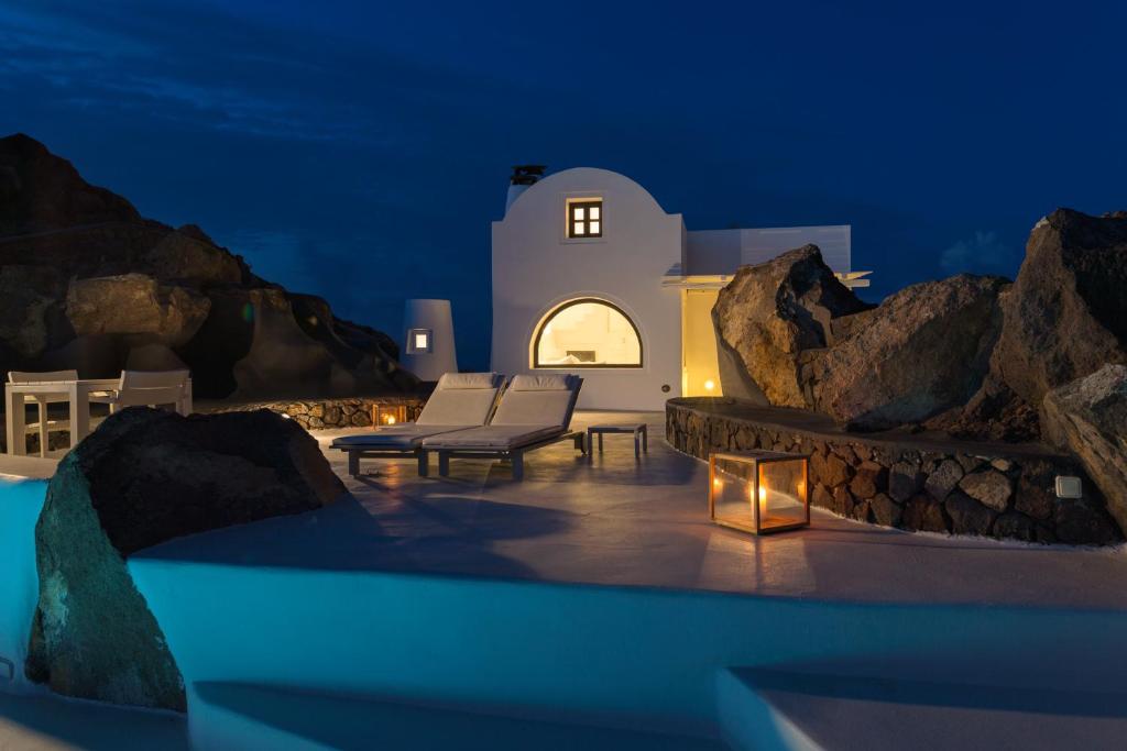 The swimming pool at or close to Aenaon Villas