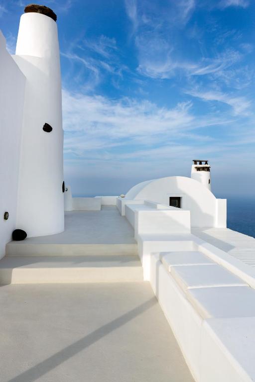 A general sea view or a sea view taken from az apartmanhoteleket