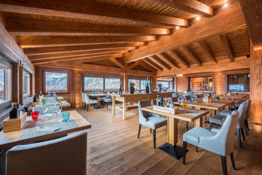 Restaurace v ubytování Hotel Principe delle Nevi