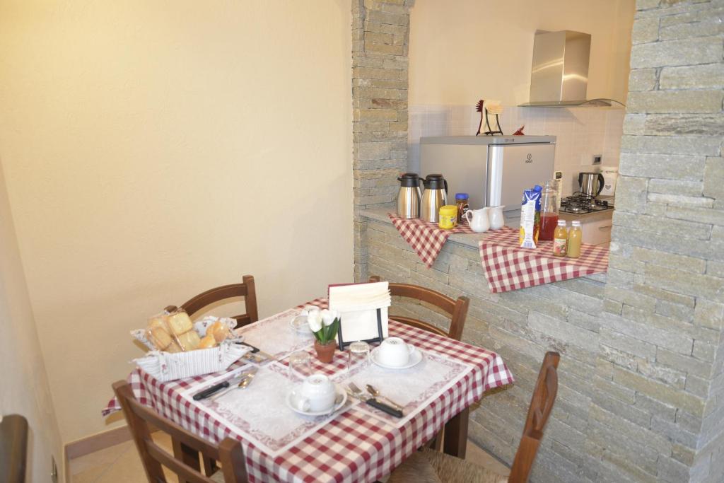 Kuchyň nebo kuchyňský kout v ubytování Agriturismo Ai Prüsot