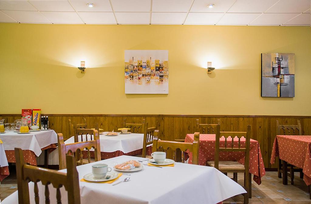 Restaurace v ubytování Hotel La Rambla