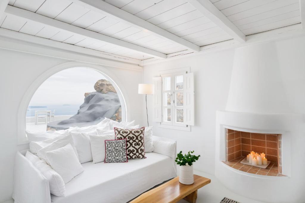 A seating area at Aenaon Villas
