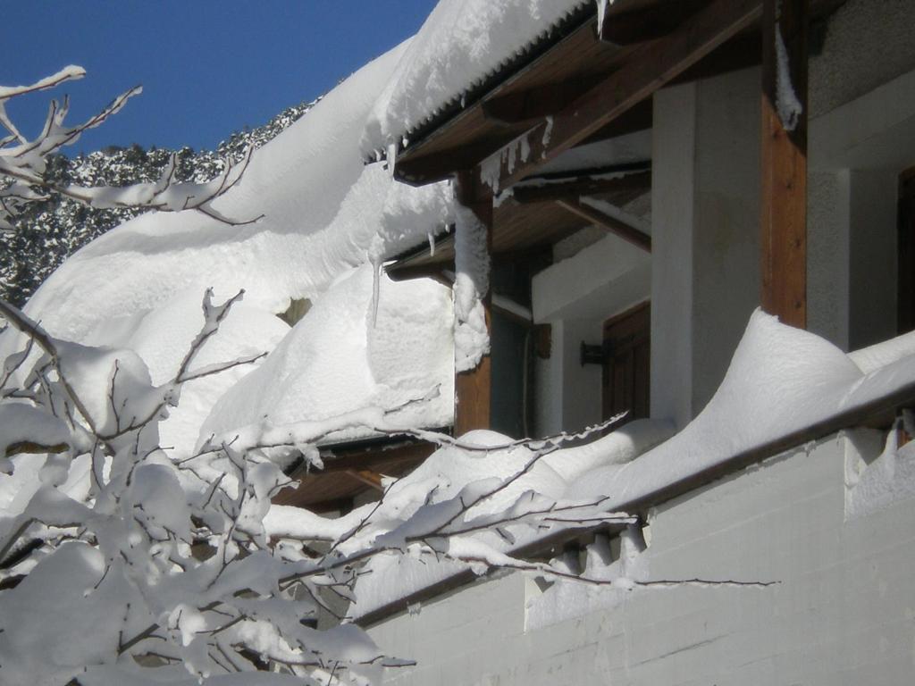 Neos Omalos Hotel durante l'inverno