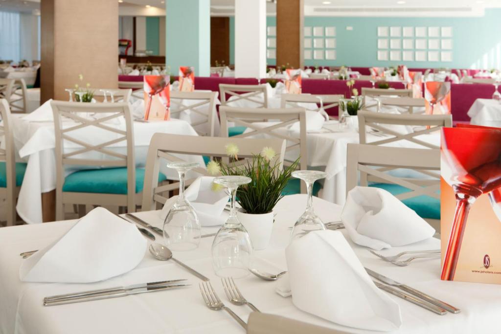 Restaurace v ubytování JS Palma Stay - Adults Only