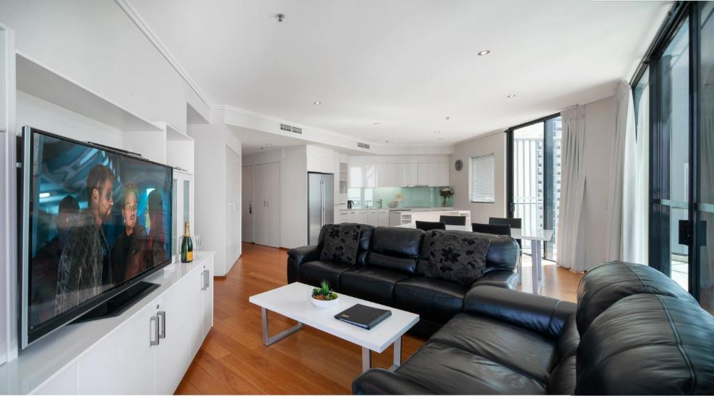 
Three-Bedroom Apartment with Balcony
