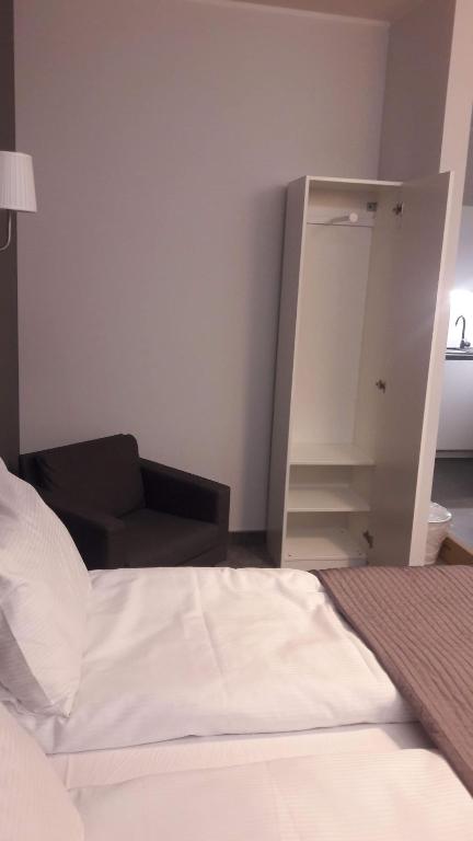 Posteľ alebo postele v izbe v ubytovaní PRZYSTANEK KATOWICE Mariacka 26