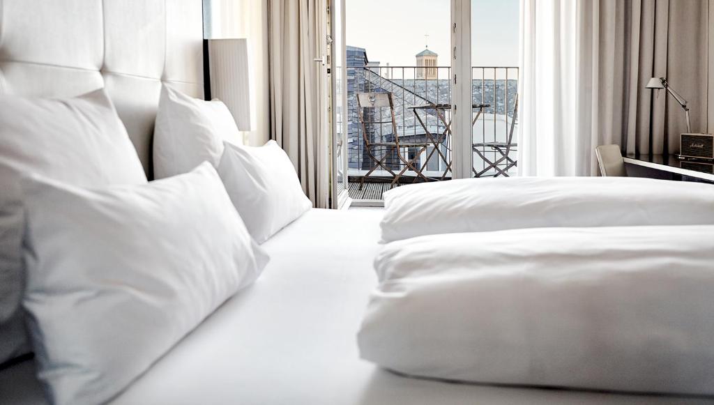 The Pure, Frankfurt, a Member of Design Hotels - Habitación Doble Con Balcón