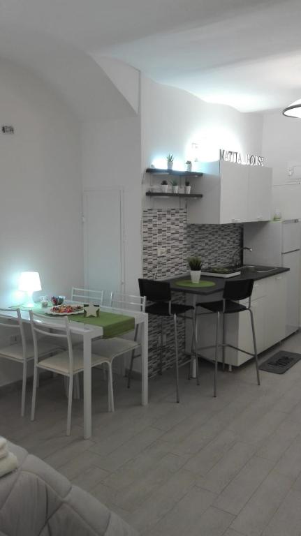 Kuchyňa alebo kuchynka v ubytovaní House Mattia