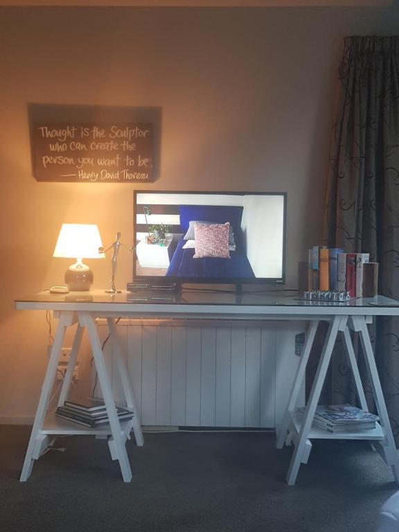 TV a/nebo společenská místnost v ubytování Haven Suite Luxury 5 Star
