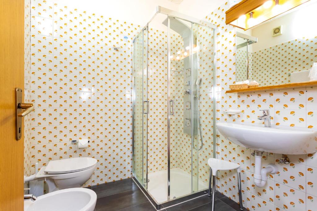 Koupelna v ubytování Hotel Aurora