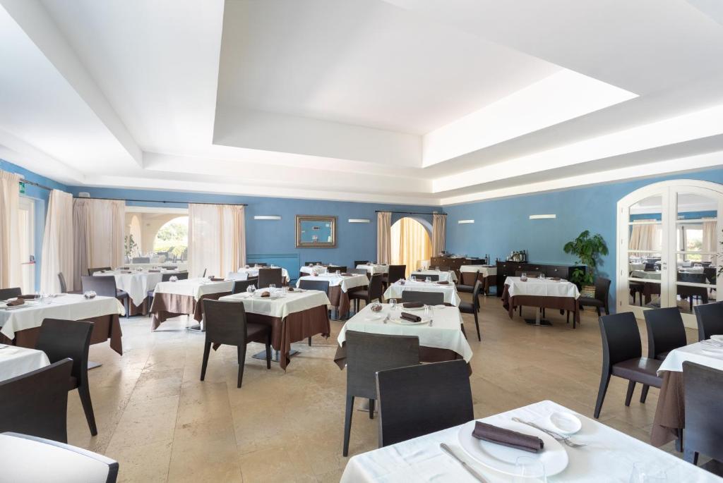 Reštaurácia alebo iné gastronomické zariadenie v ubytovaní Dolce by Wyndham Siracusa - I Monasteri Golf & Spa
