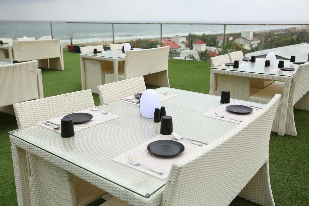 Restaurace v ubytování The Bentley Seaside Boutique Hotel