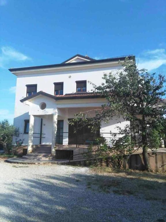 Budynek, w którym mieści się apartament