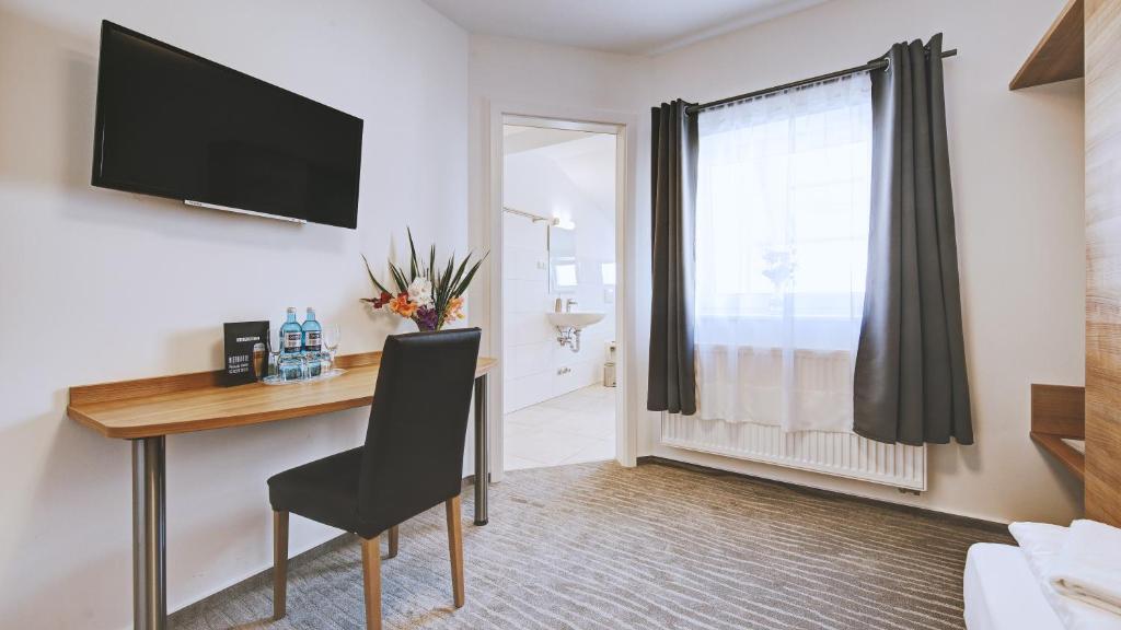 Boutique-Hotel Kronenstuben - unschlagbare Zentrumsnähe direkt am Marstall & Marktplatz - Schloss in 3 Min - Frühstück - Langzeitmiete - Single Room With Private Bathroom