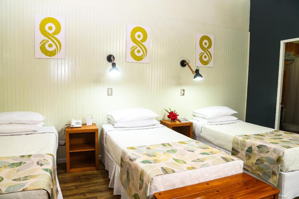 Postel nebo postele na pokoji v ubytování Easter Island Ecolodge