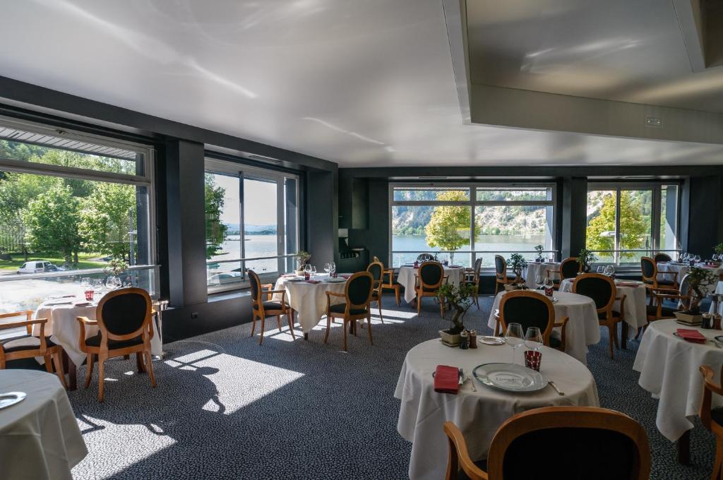 Posezení v ubytování Hôtel-Restaurant de l'Embarcadère