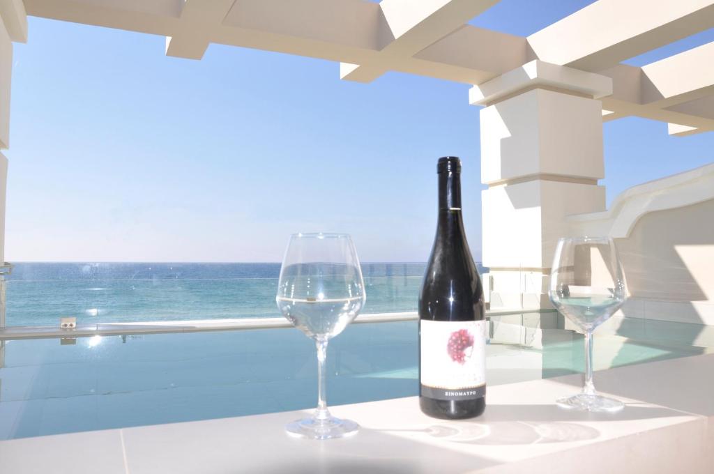 Nápoje v ubytování Agios Gordios Beach Resort