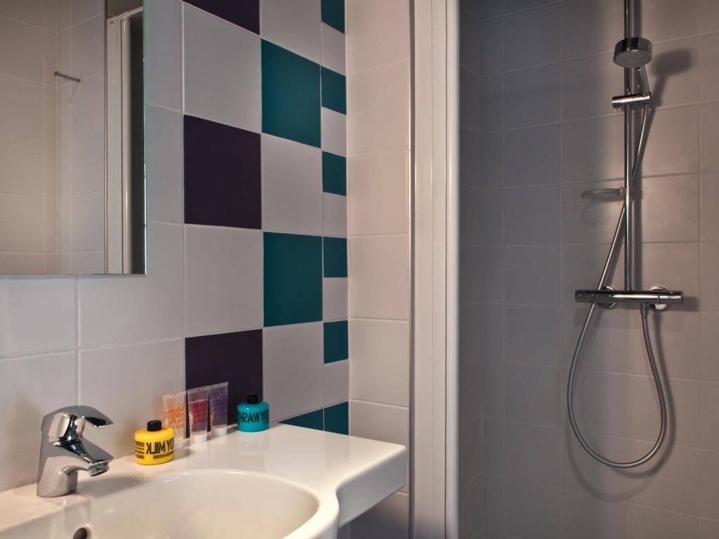 Hôtel des Métallos - Resim 8