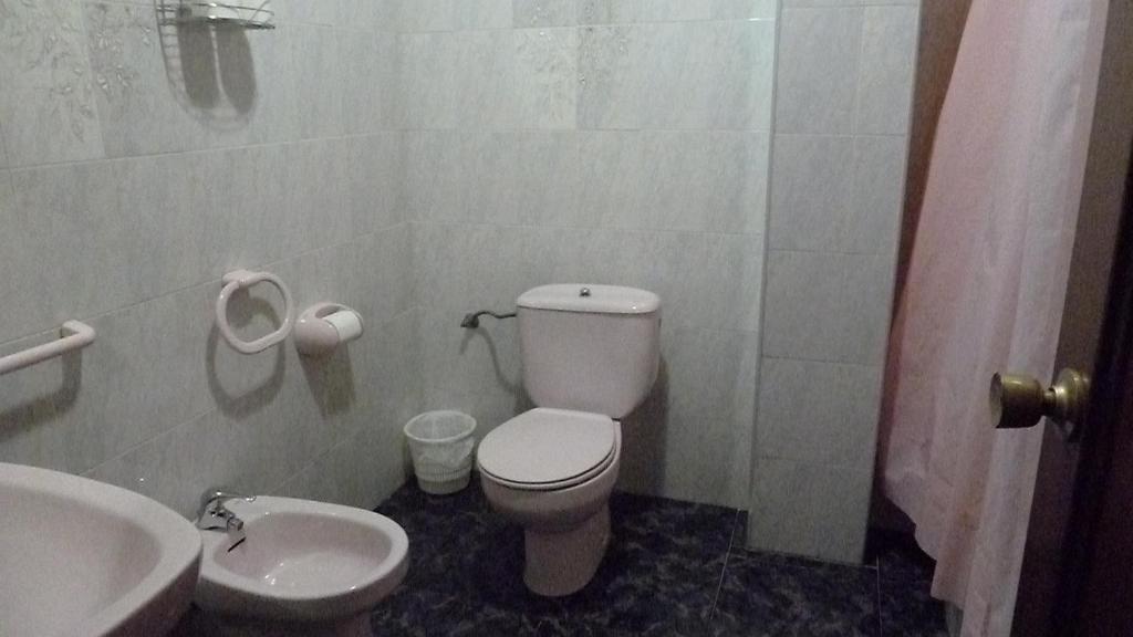 Koupelna v ubytování Apartamentos Casa FERMINA - A 2 horas de las pistas de esquí