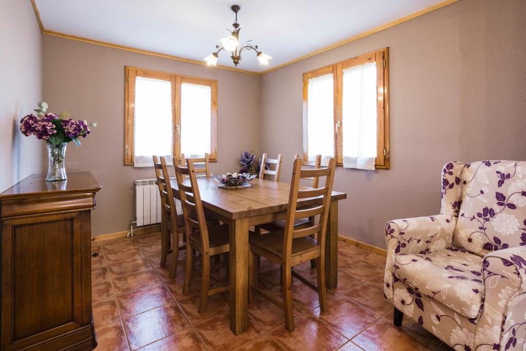 Posedenie v ubytovaní Apartamentos Turísticos Matagacha