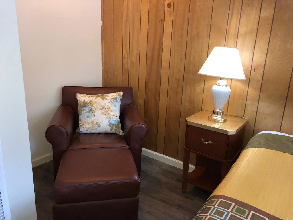 Posezení v ubytování Cedar Inn & Suites