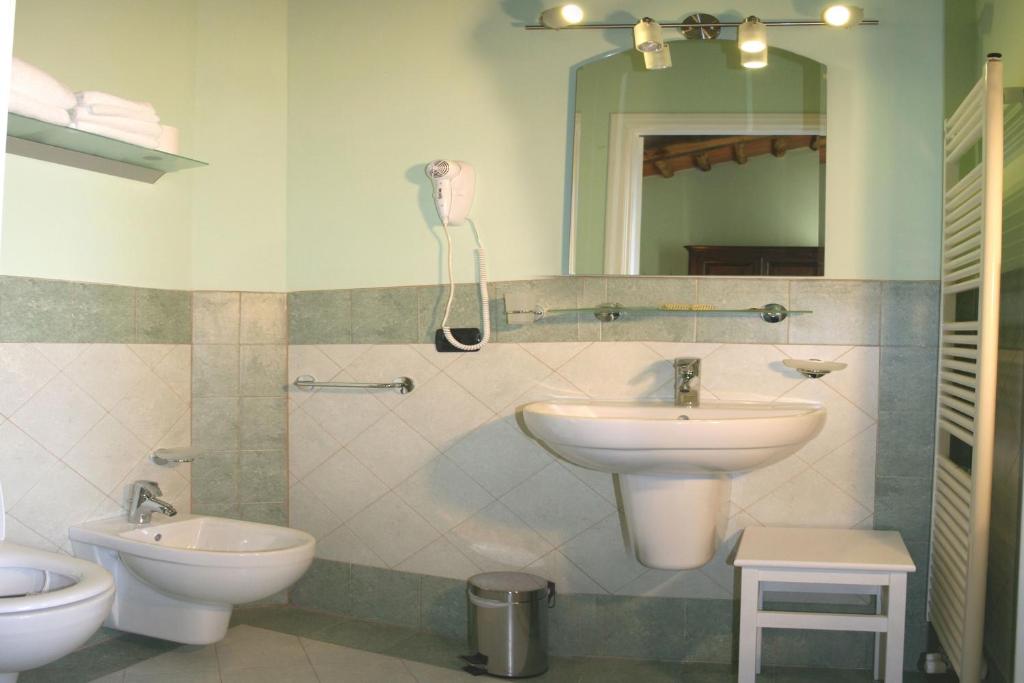A bathroom at Agriturismo la Torre