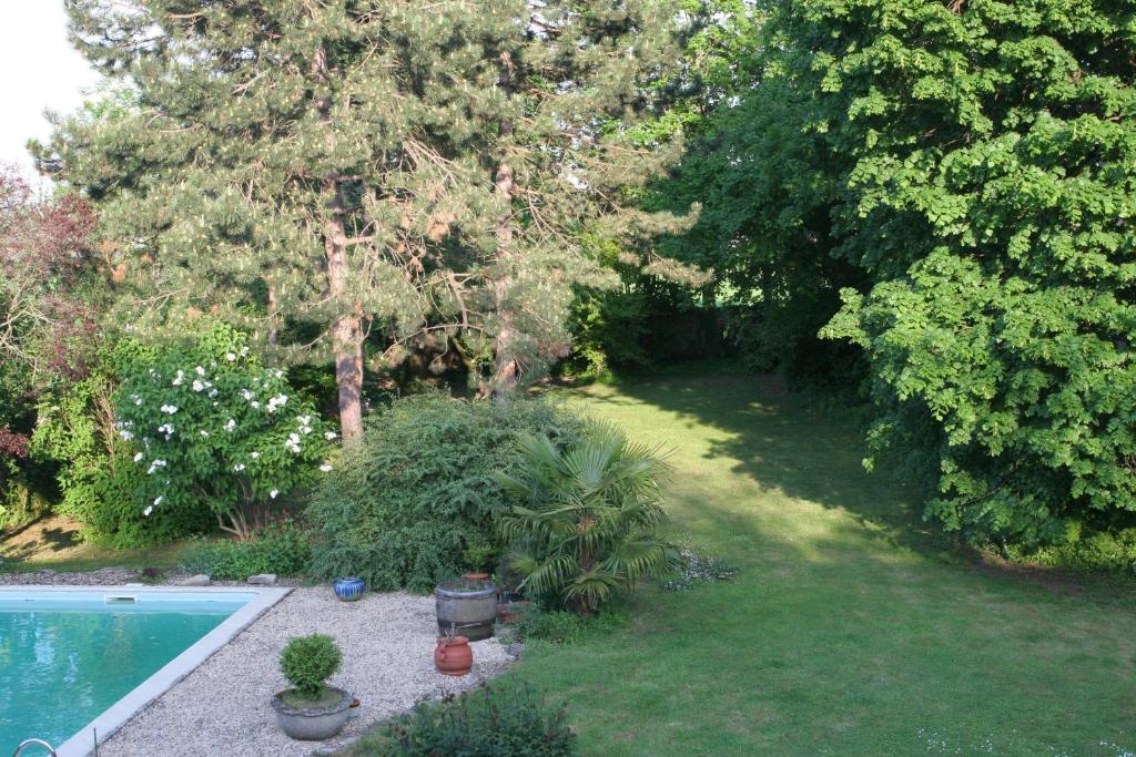 Zahrada ubytování Maison d'hôtes Fleurs de Vignes