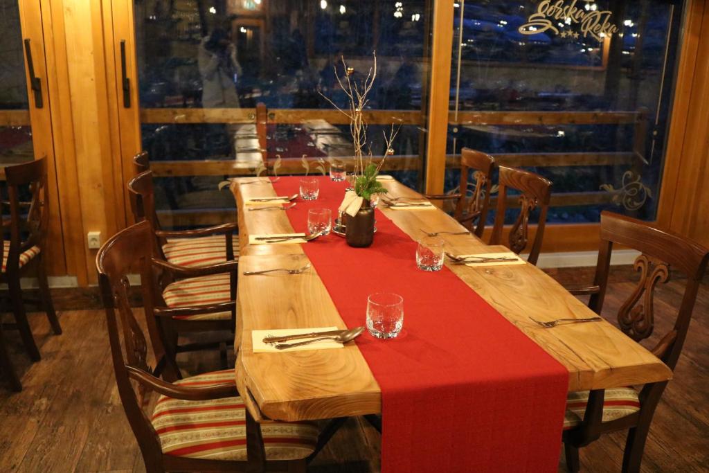 Restaurace v ubytování Gorska Reka Guesthouse