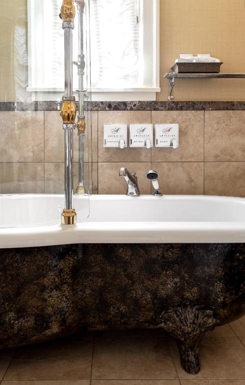 Abigail's Hotel - Resim 20