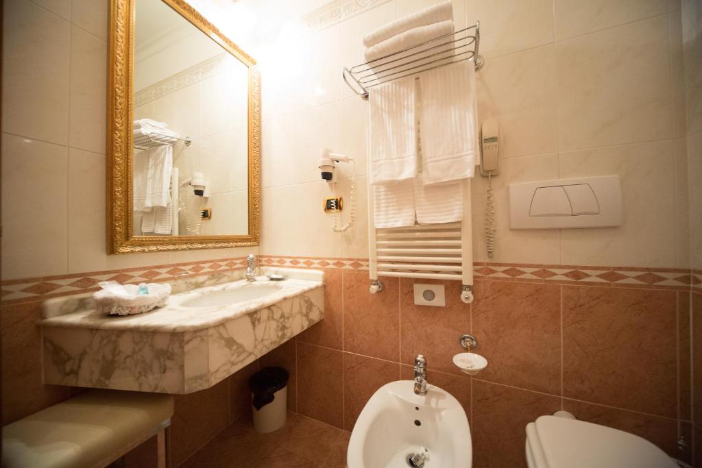 Koupelna v ubytování Hotel dei Consoli Vaticano