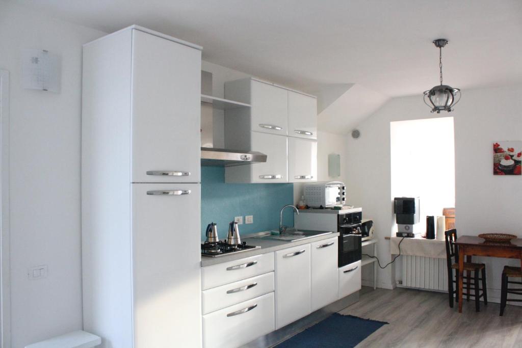 Kuchnia lub aneks kuchenny w obiekcie Corte del Garda Home