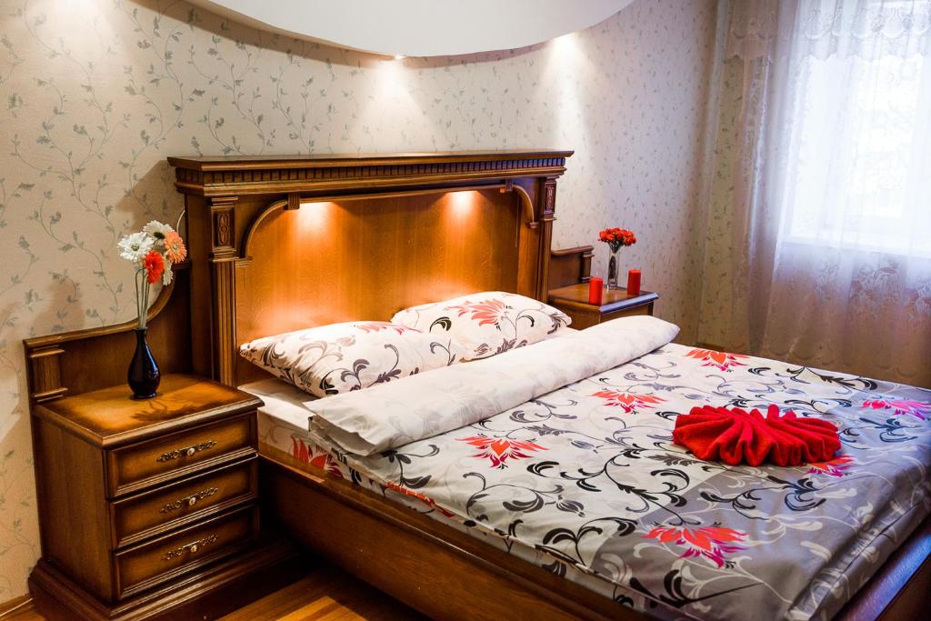 Cama o camas de una habitación en Апартаменты на Бульваре Шахтеров 5