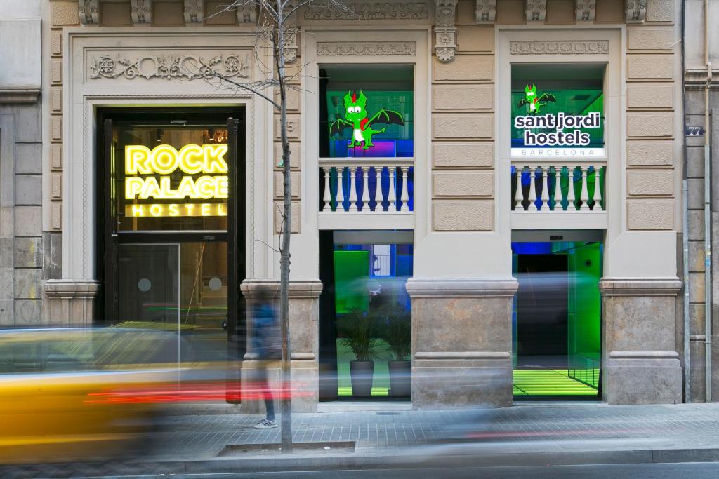 Sant Jordi Alberg communal area