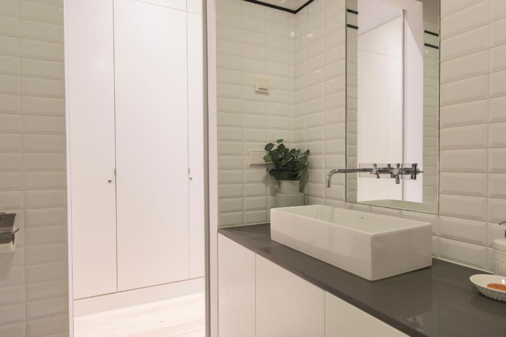 Koupelna v ubytování LovelyStay - 3 Bedroom Downtown Wonderwall